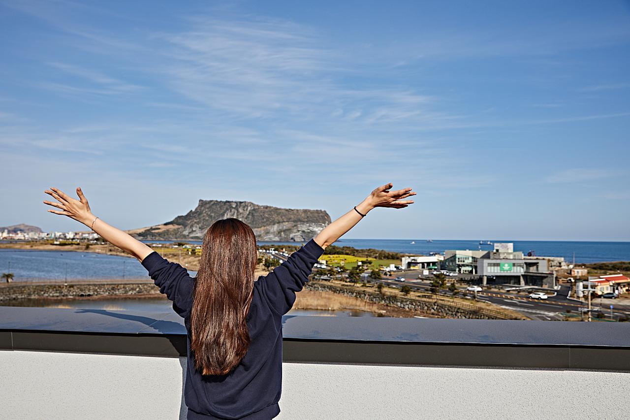 Playce Camp Jeju Hotel Ojo-ri Exterior photo